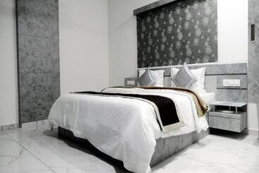 Non Ac Richa Hotel Palace Vadodara