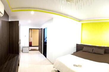 Panzió Grey House Guest House