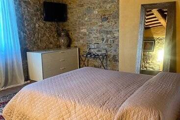 Room In B&b Sottotono Agriturismo With Swimming Pool On Florence Surrounded By Greenery