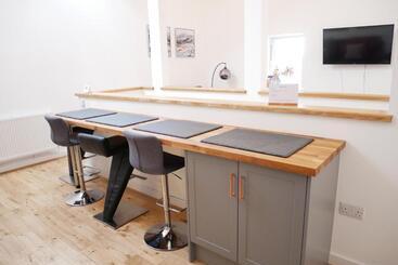 מלון דירות The Lakes Getaway And Hot Tub