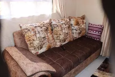 تختخواب و صبحانه Mahnoor Studio Apartment
