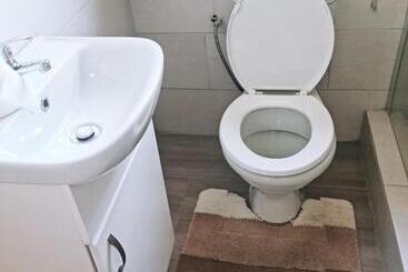 پانسیون Bakoena S Full House