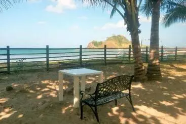 Hotelli Calitang Pearl Cottage