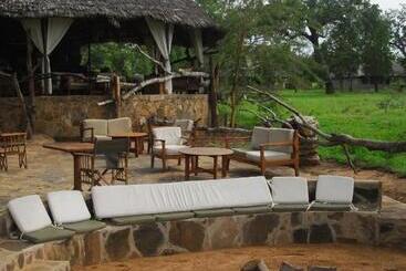 酒店 Mikumi Wilderness Camp