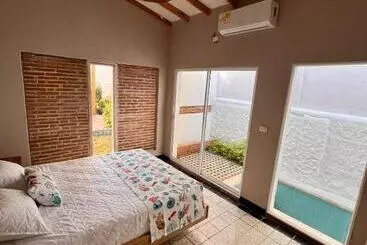 ホテル Colonial Beach Airport