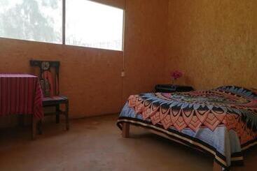 ユースホステル Maison Nim