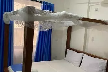 تختخواب و صبحانه Bantu Homes