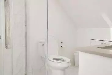 تختخواب و صبحانه Happy Room In Richmond, Close To Airport