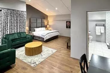 Hotel Ferns Country Lodge