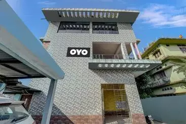 Hotelli O Home Trimurti Guest House