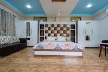 Radiant Club And Resort Maibakhul