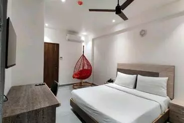 Fabhotel Corporate Blueshine