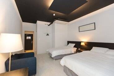 Alberg Canvas Black Guesthouse