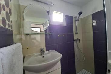 Пансион Vis De Vara