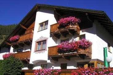 Hotell Acla Valdafur Appartements