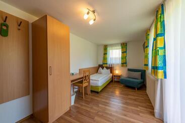 فندق Frühstückspension Haus Ahamer