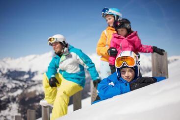 Отель Tia Apart