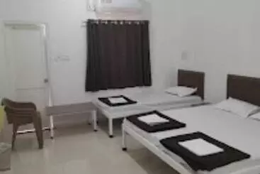 Hotel Gulati Suites Washim