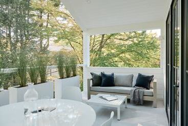 アパートホテル 9 Academy