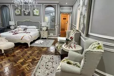 Hotelli C Est La Vie Boutique