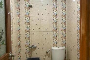 פנסיון Losmen Sibayak Berastagi