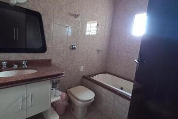 Bed and Breakfast Karol Pousadas Paracatu