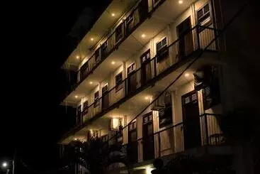 Travellers Hotel Hikkaduwa