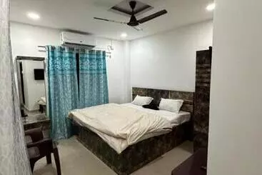 ホテル Always Living Jorhat