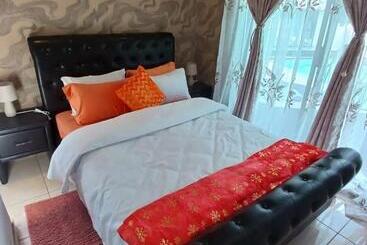 Pensió Sbukosezwe Guest House