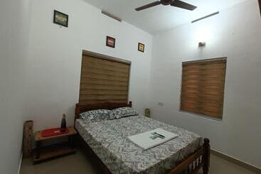 فندق Poonkavanam Villa