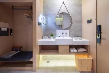 Atour Hotel Hefei North Square South Station