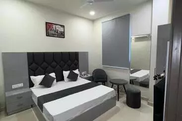Hotelli The Grand Inn Ludhiana Super King Rooms Special For Families, Couples, Corporate, Solo Travell