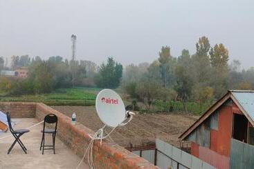 ペンション Sunlight Srinagar