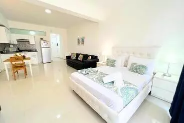 هتل Atlantic Suites   Great Location   Beach, Restaurants And Bars