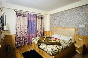 Hotel Eretz Of Heights