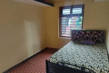 Szálloda Gurukrupa Restaurant And Lodging