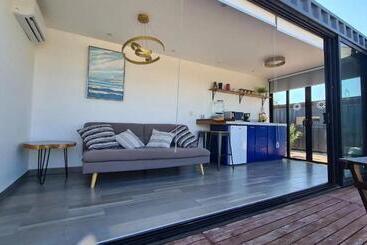 Otel Precioso Contenedor Con Alberca