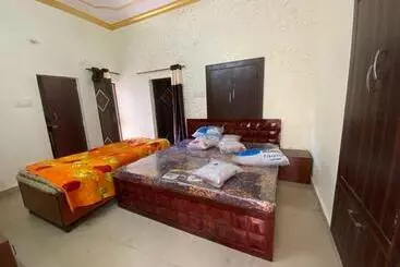 ペンション Dwarka Mai Guest House