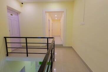 בית מלון כפרי A S Manzil Lounge