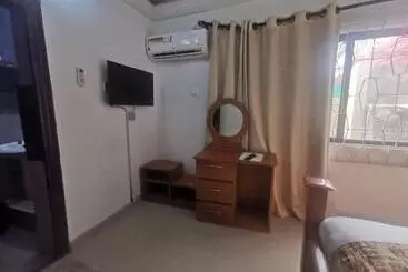 هتل Enclave Hills