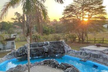 Hotel Espaço Verales