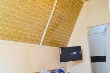 Szálloda Kentwood Cabins And Camp