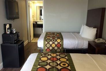 Отель Ocean's 24