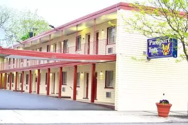 Hotelli Passport Inn   By The Falls Ny