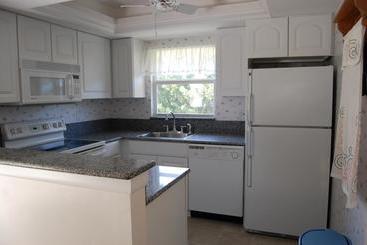 فندق Sea Shells Condominiums