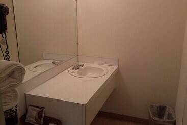 فندق Willard Country Inn