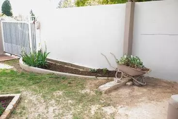 ベッドアンドブレックファースト Faces Guesthouse La Provance