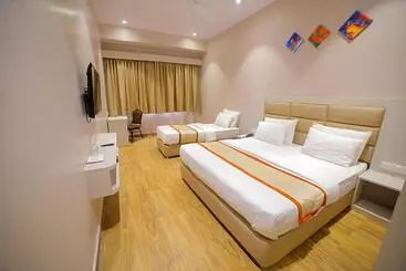 Hotel So