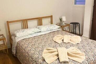 Пансион Peres I Valero Habitaciones En Piso Compartido