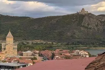 Majatalo White Orchid